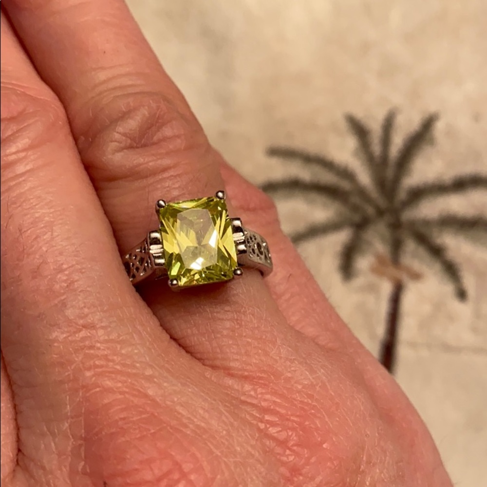 Lia Sophia green stone ring